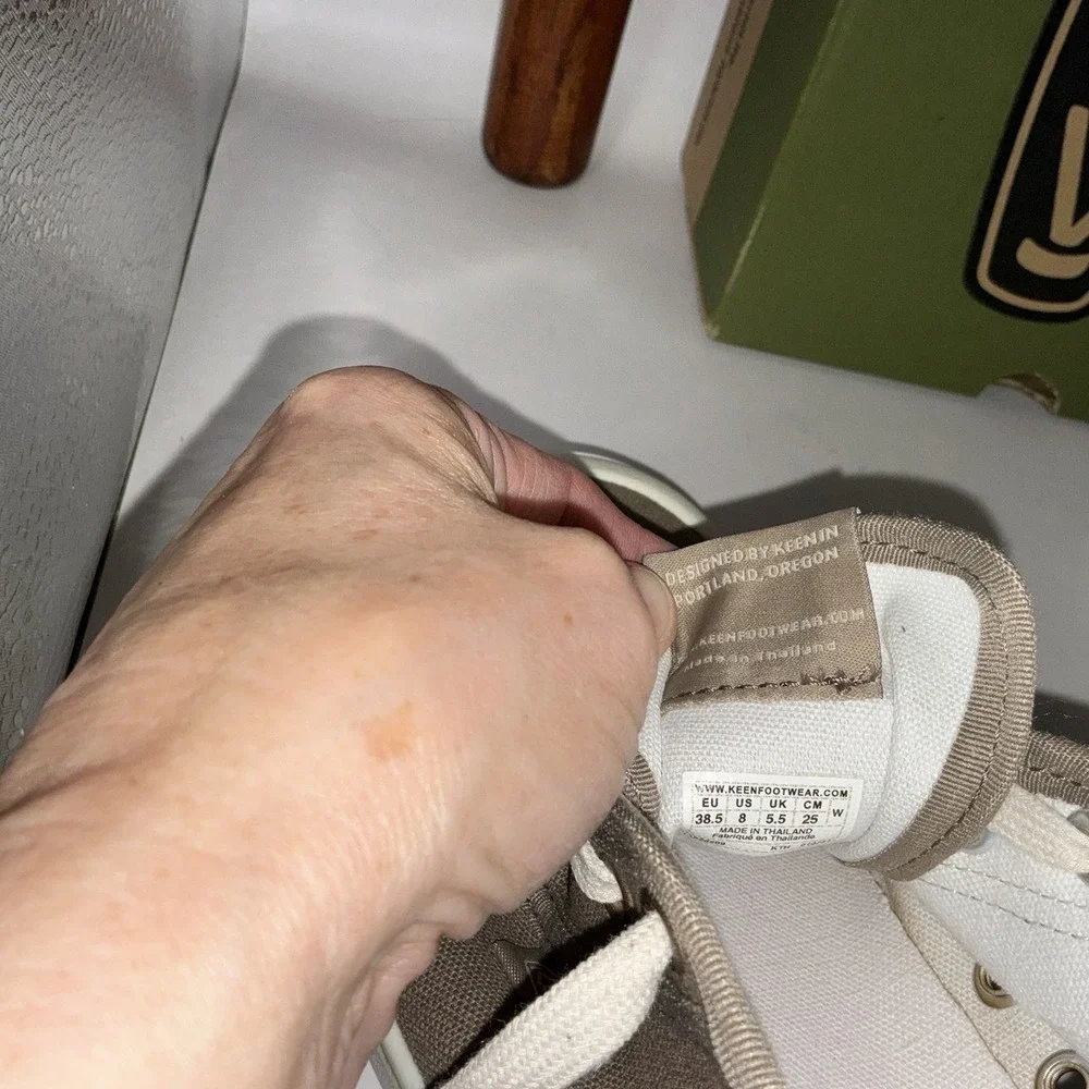 Keen Elsa Lite Women's 8 Taupe/White New In Box